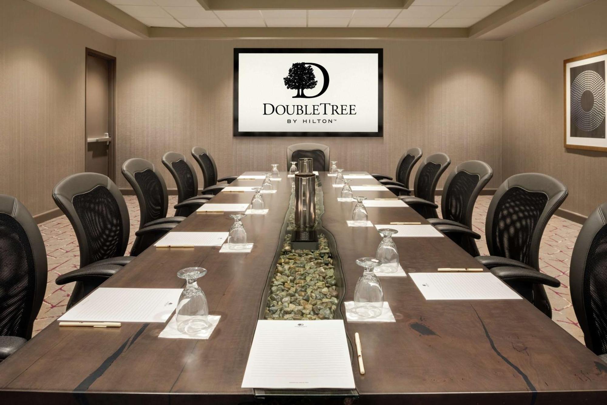 Hotel Doubletree By Hilton St. Paul, Mn 4*