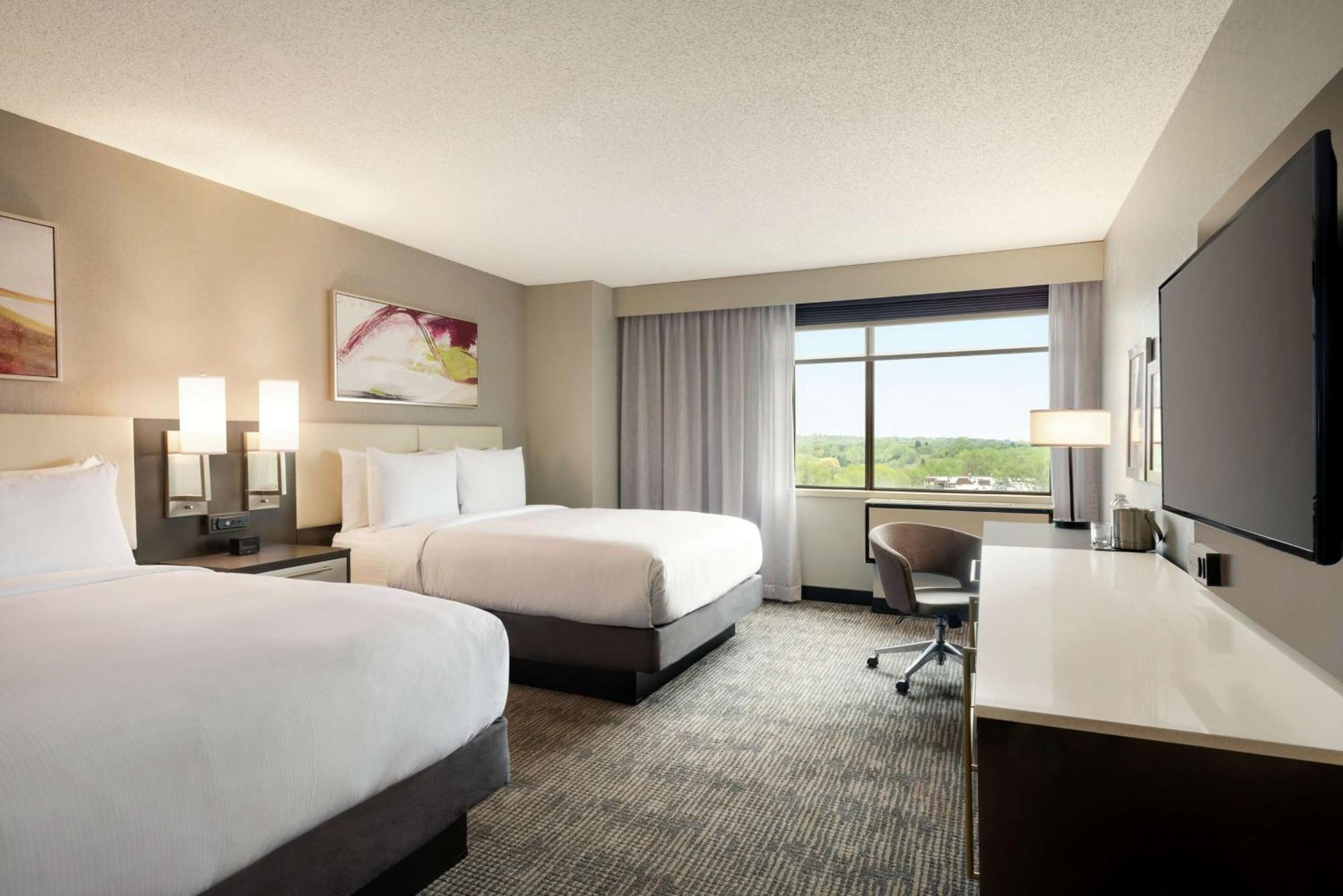 Doubletree By Hilton St. Paul, Mn 4*